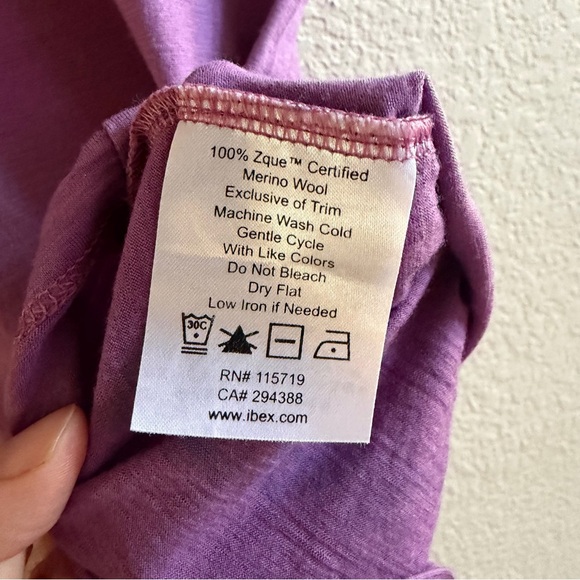 Ibex Women Size XL Purple Zque Merino Wool Short Sleeve T-shirt V-neck Floral - Picture 5 of 6